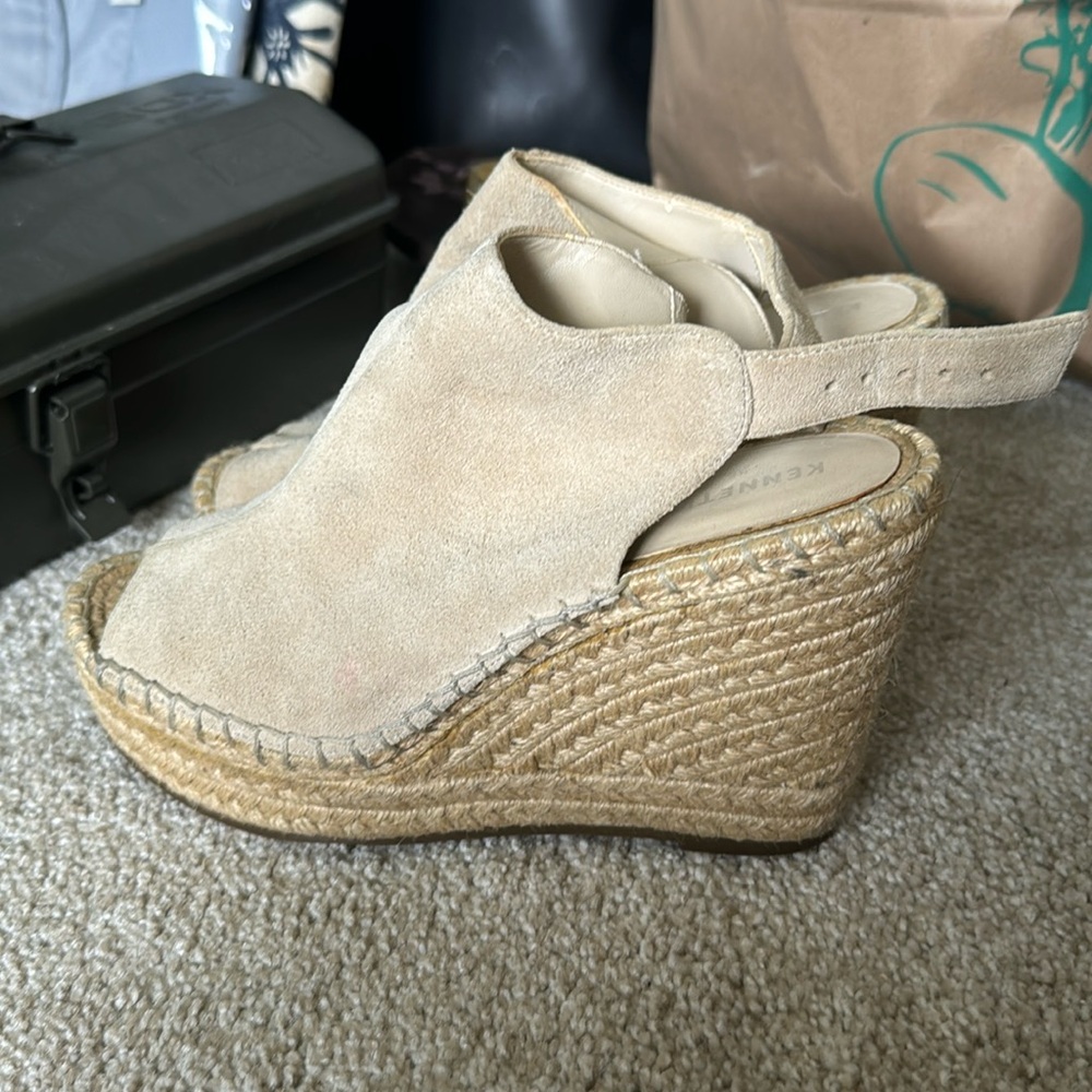 Kenneth Cole 7m platform heels suede top GUC very comfy